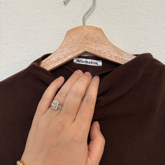 Reformation Lindy Top Cowl Neck Sleeveless Knit Blouse in Brown Size Medium - Picture 4 of 6